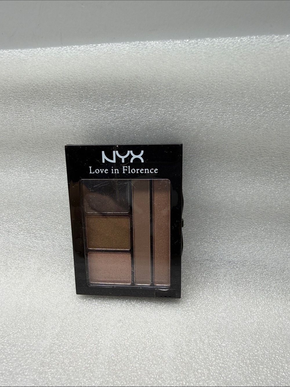 NYX Eyeliner & Eyeshadow Set in Brown Tones. LIF05
